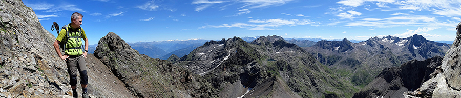 Salendo dal Passo della Malgina (2621 m) al Pizzo del Diavolo di Malgina (2926 m)